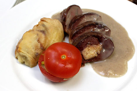 repas de famille plat viande traiteur
