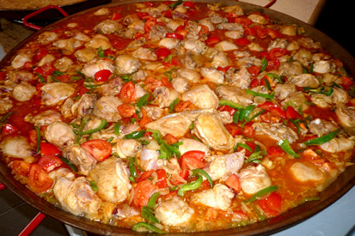 Repas caquelon poulet basquaise traiteur